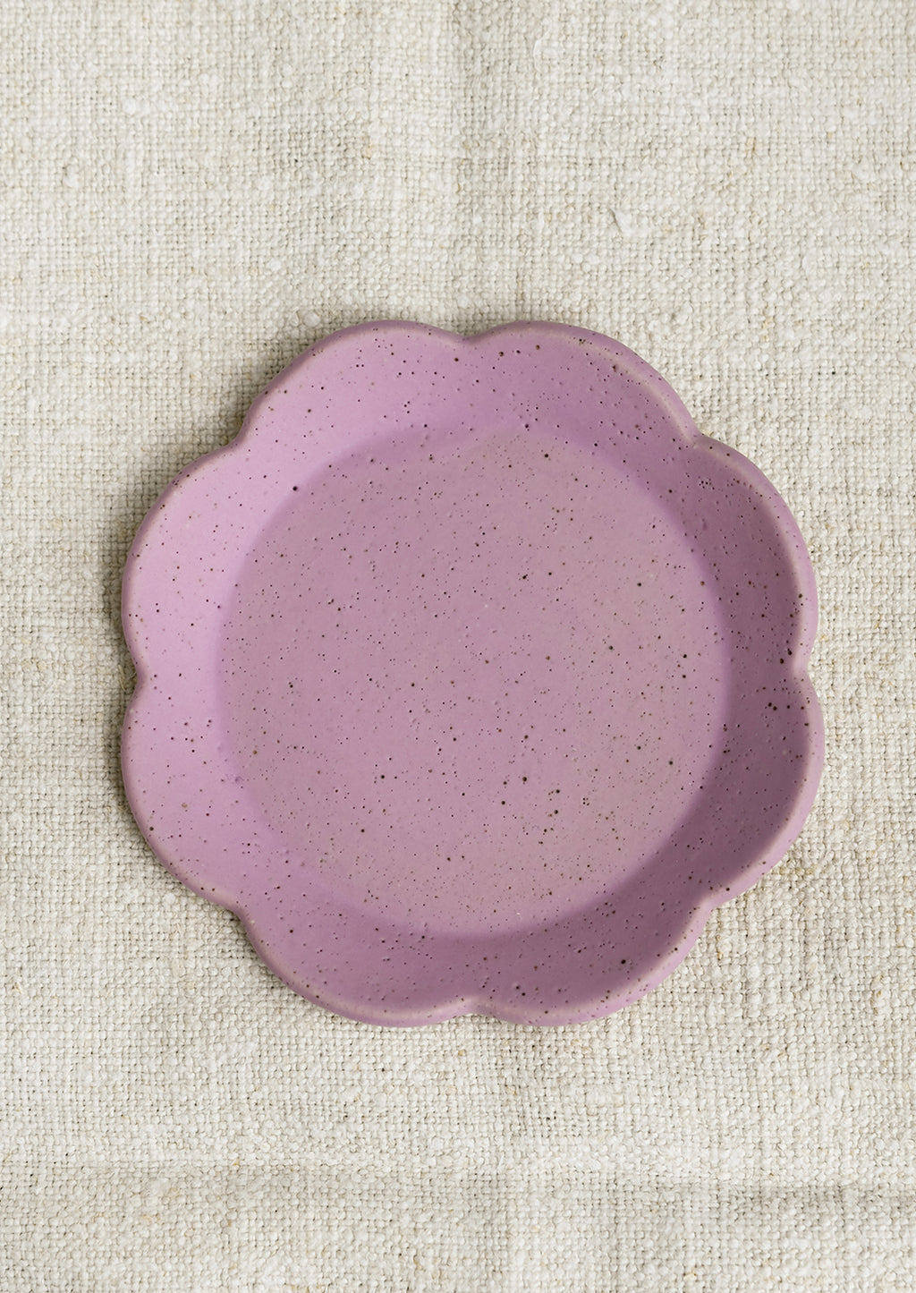 Lavender: A floral shaped trinket dish in purple.