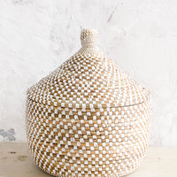 2: Lidded storage basket made from natural grass with white checkered pattern