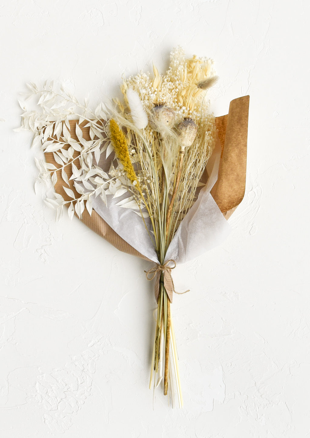 Ivory Multi: A dried floral bouquet in tones of ivory.