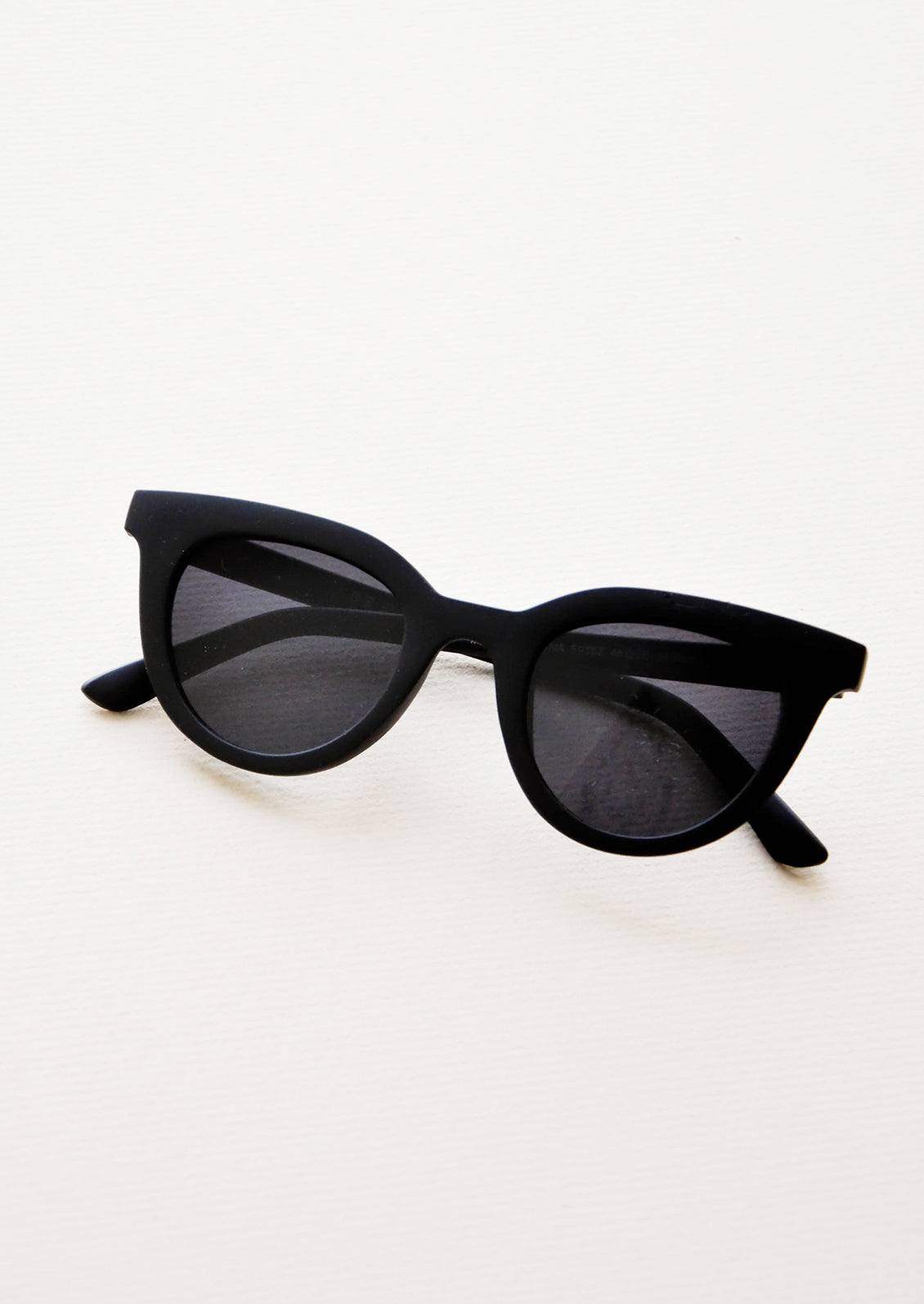 Hotsy Totsy Sunglasses in Matte Black - LEIF