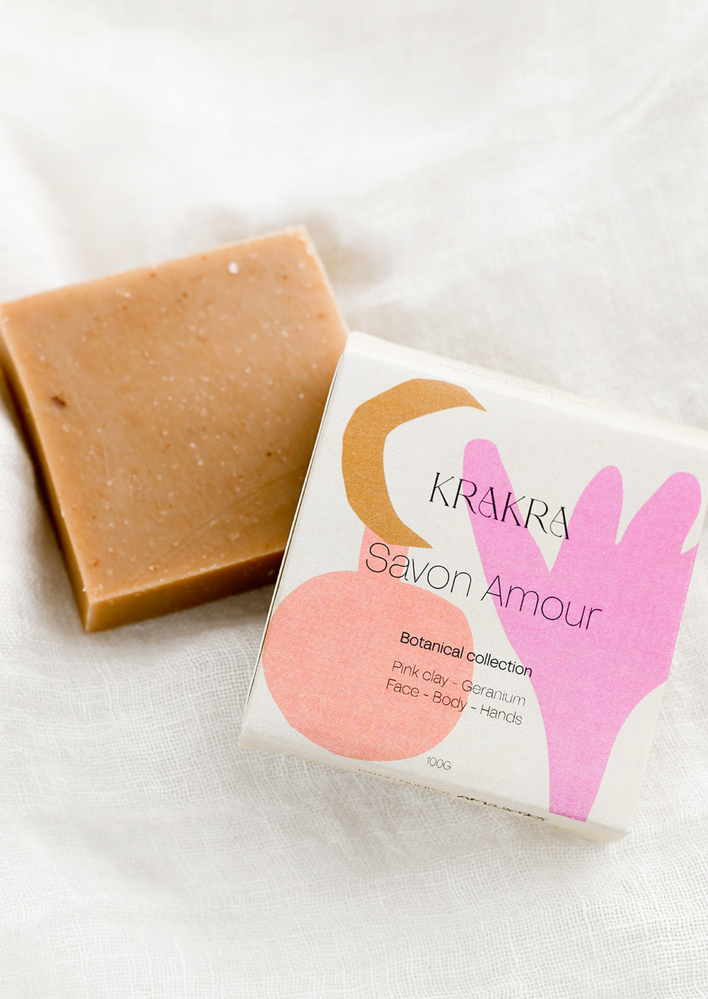 Amour: A bar soap in pink clay with geranium scent.