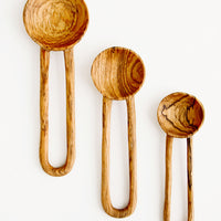 2: Wooden spoons in decorative grained olivewood, with hollow loop-shaped handles in three incremental sizes