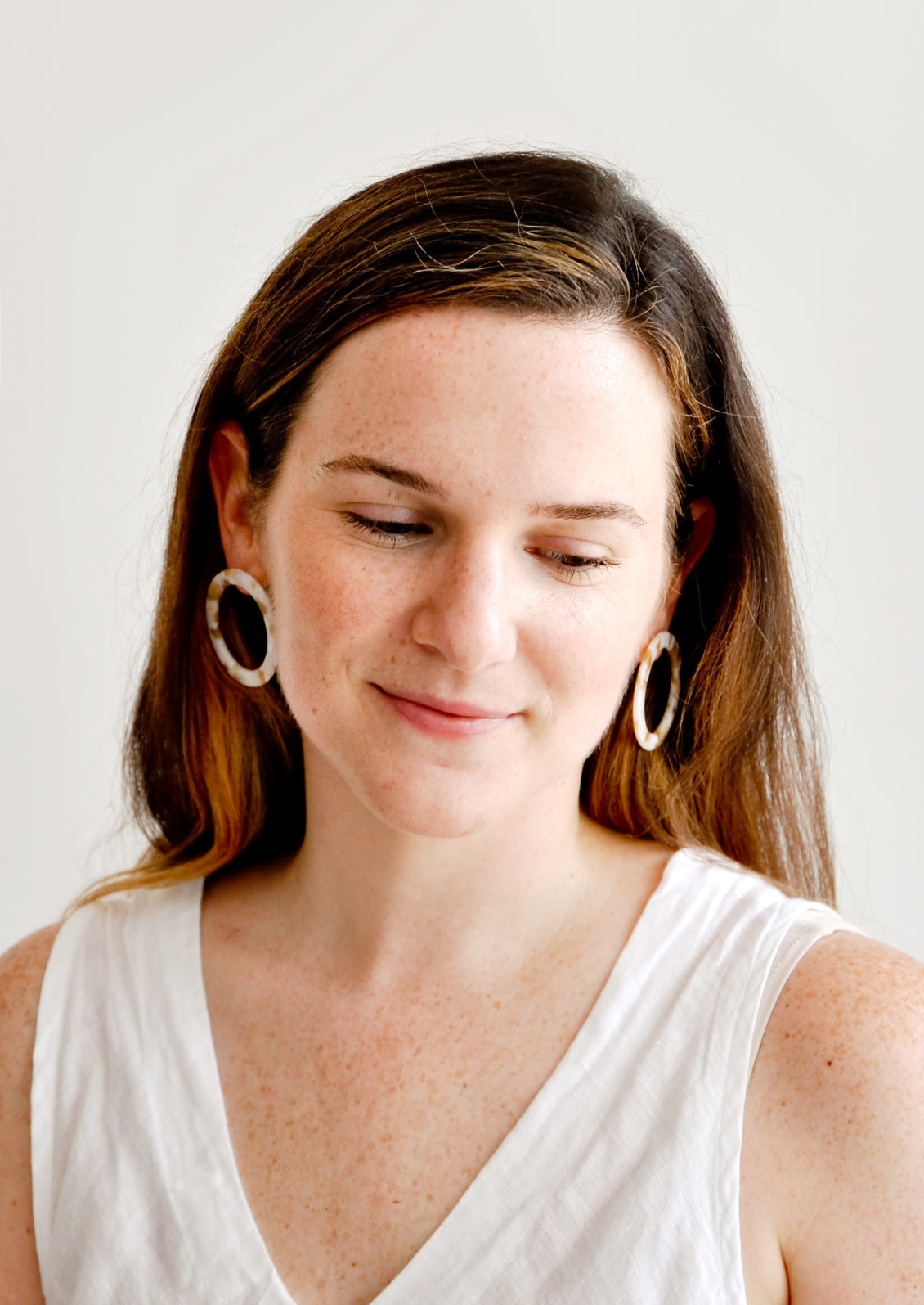 Isla Side Hoop Earrings in - LEIF