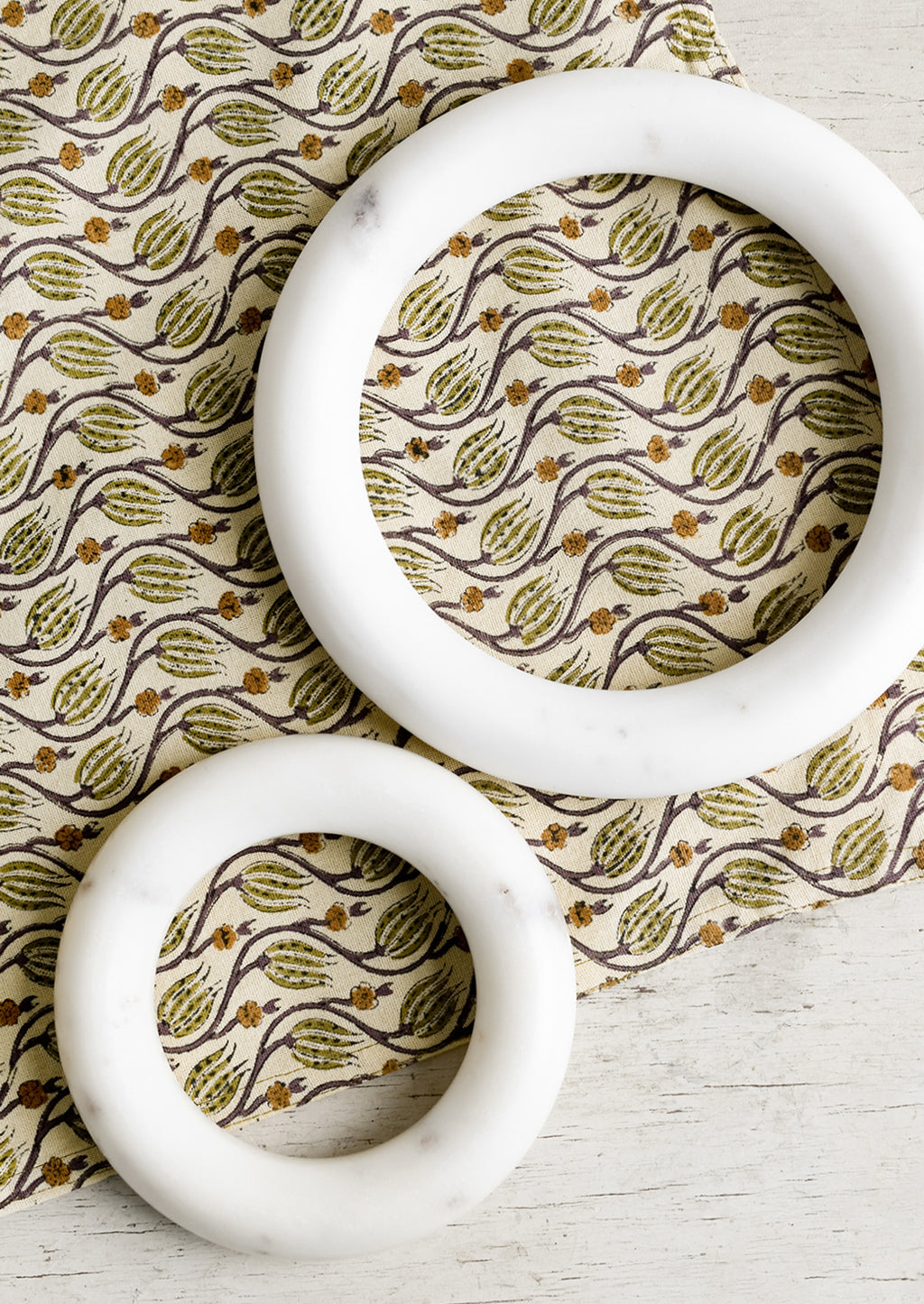 Small: Small and large size circular trivets.