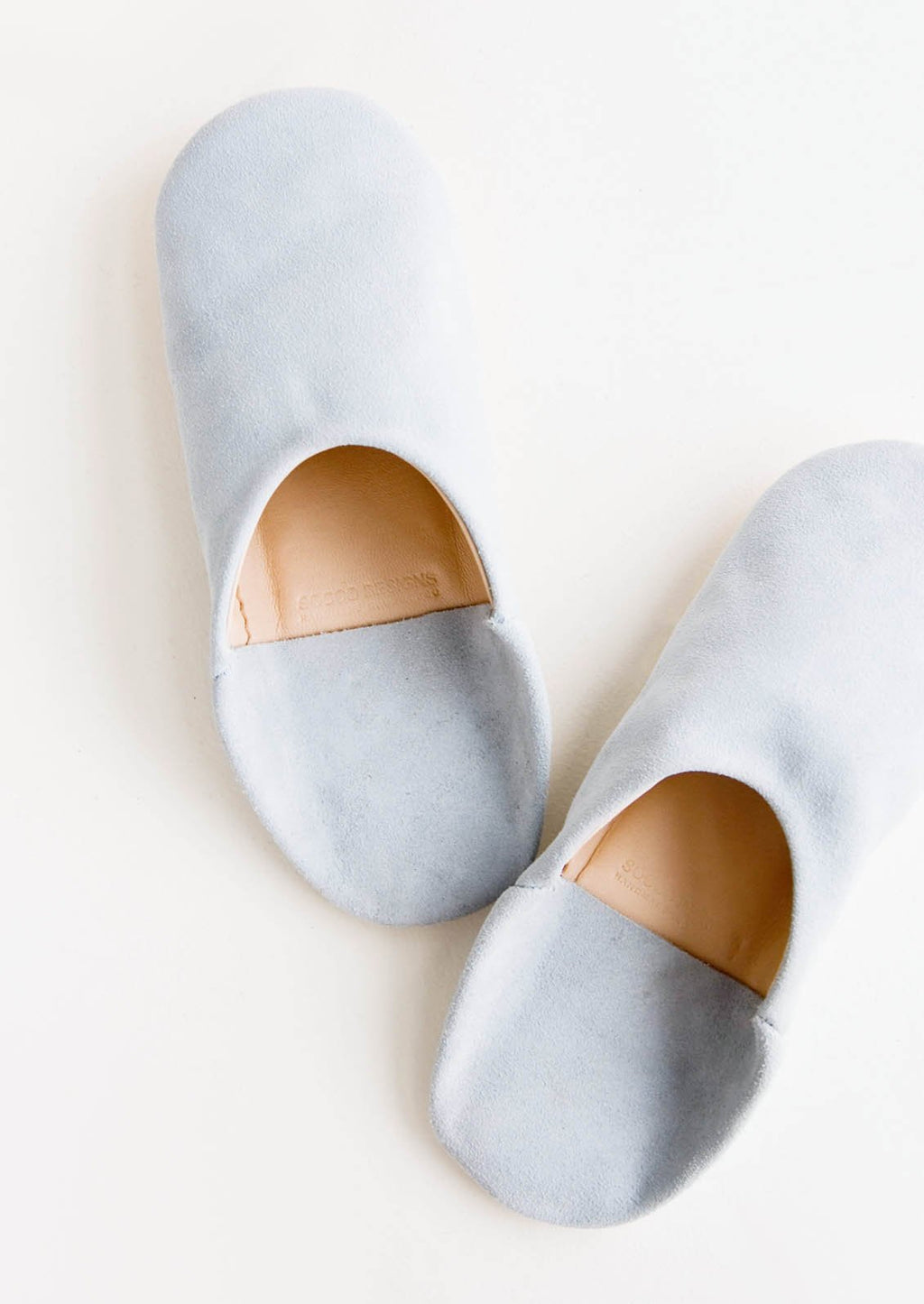 US 5-6 / Baby Blue: Pair of suede house slippers in baby blue