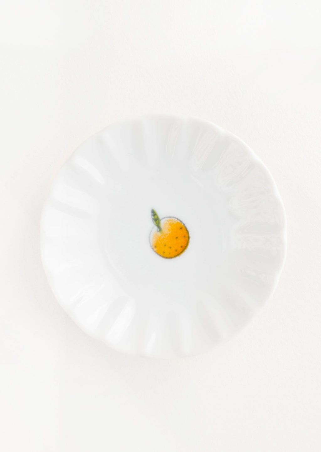 Orange: Scalloped Ceramic Mini Dish with Little Orange Fruit - LEIF
