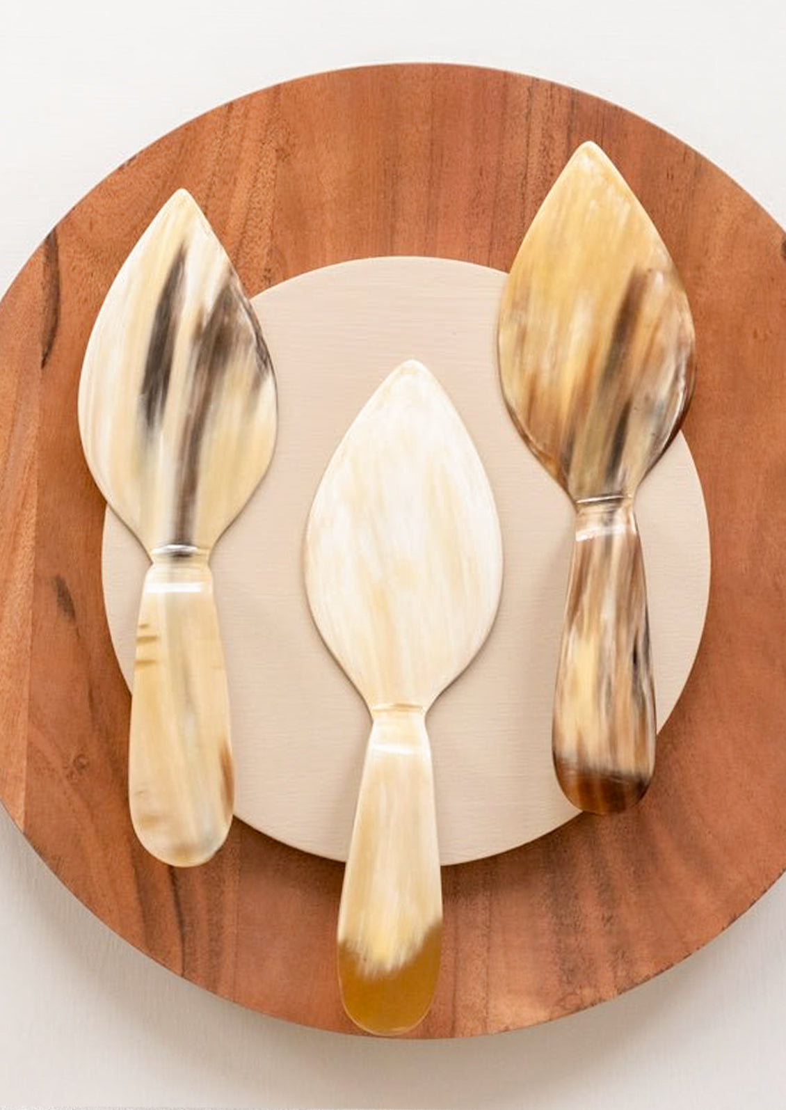 Assorted cake server made from longhorn cattle horn.