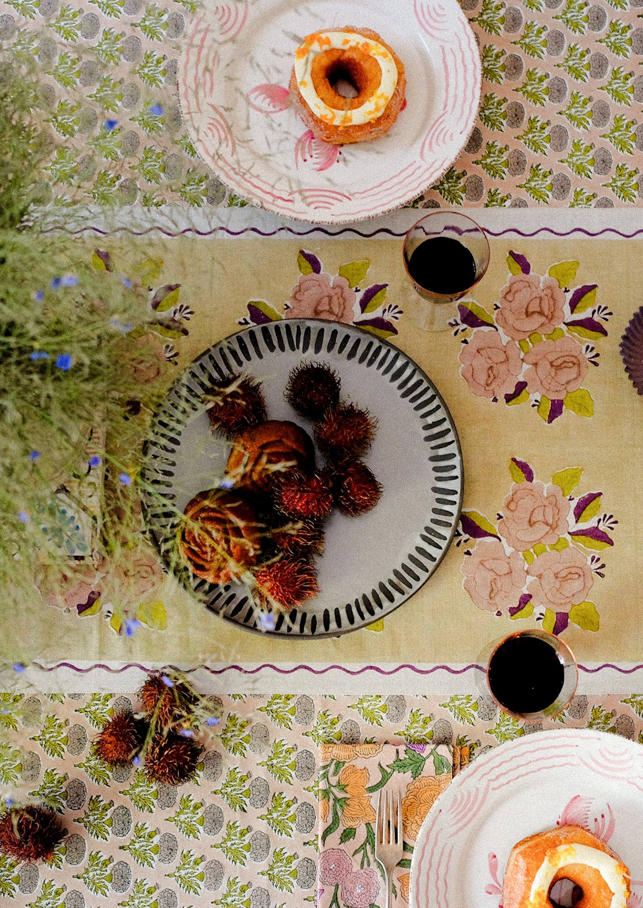 Sara Linen Table Runner – LEIF