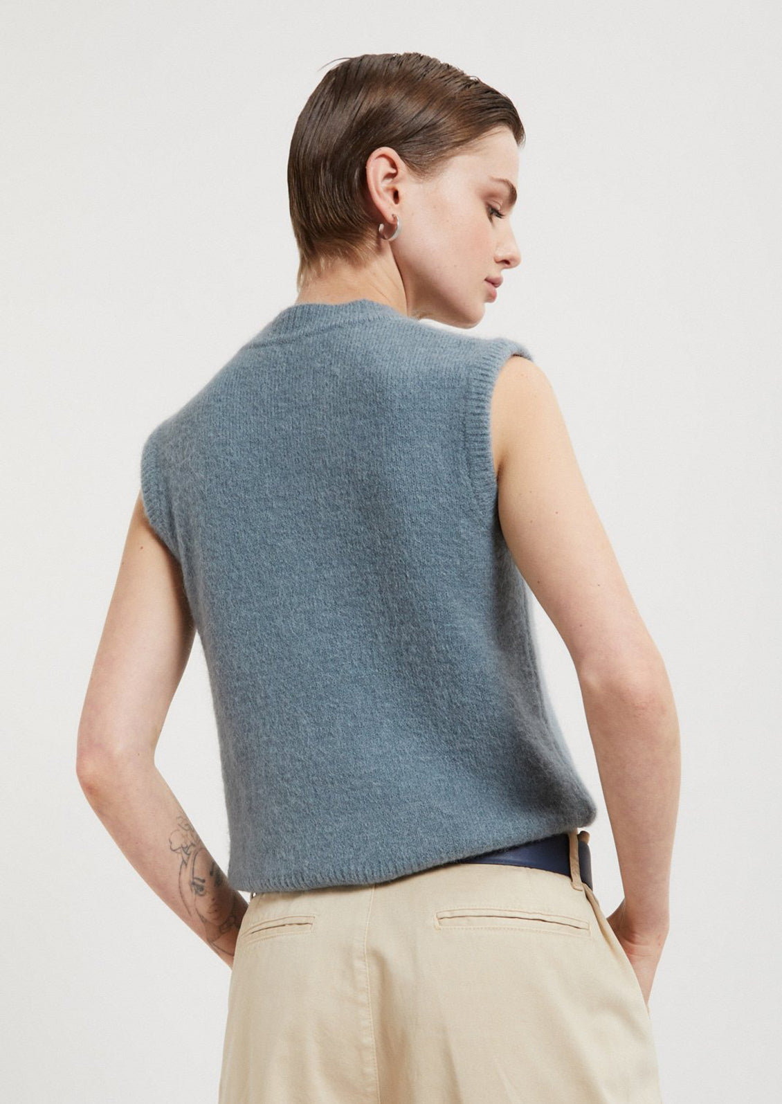 Varsity V-Neck Sweater Vest – LEIF