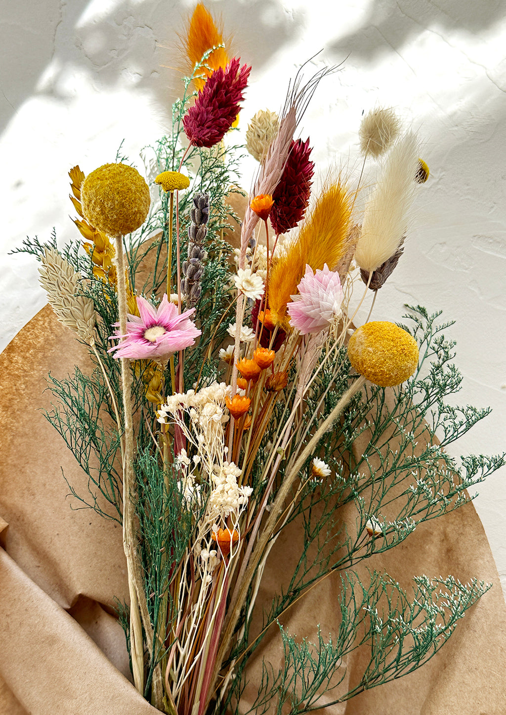 Palette Multi: A multicolor bouquet of dried flowers.