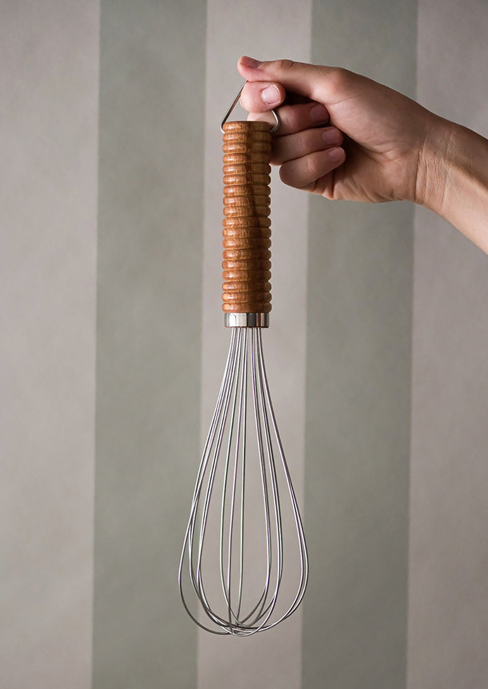 Ribbed Handle Whisk