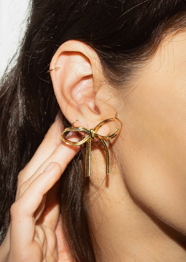 Snake Chain Bow Earrings