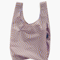 Lavender Trippy Checker: A reusuable standard Baggu bag in lavender trippy checker print.