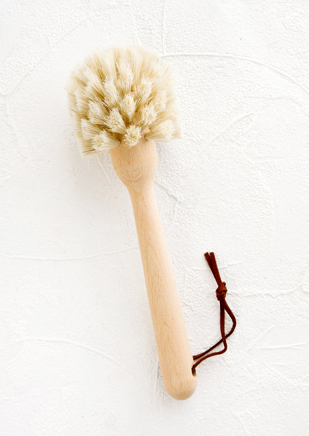 Long 360° [$18.00]: Dish brush with 360° head and beechwood handle with leather tie
