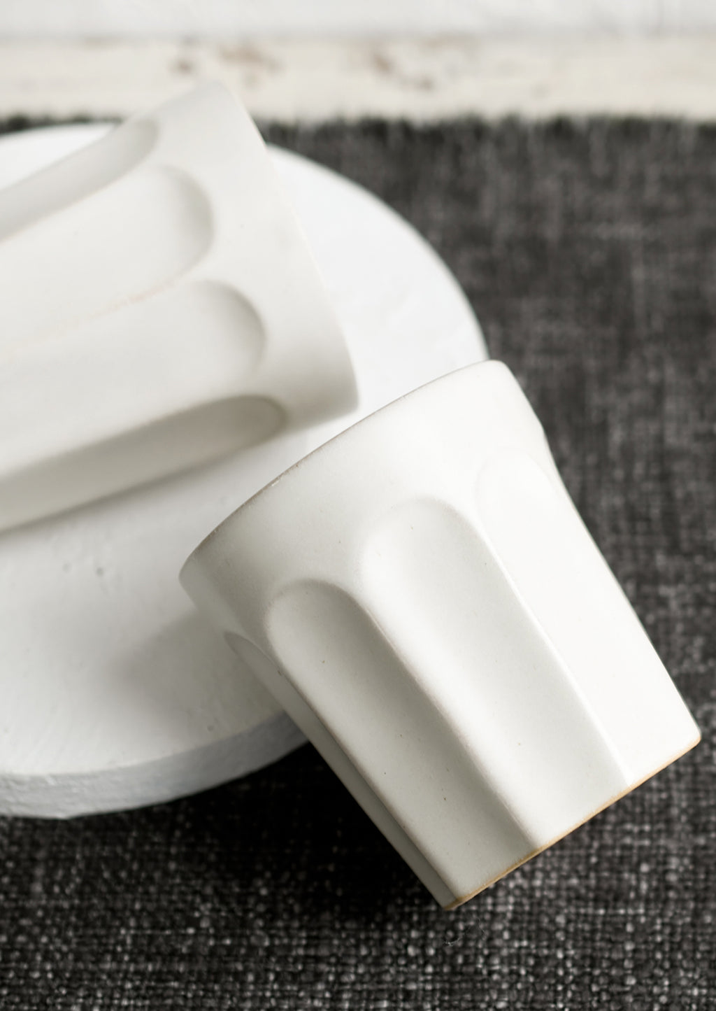 Satin White: A ceramic bistrot style cup in white.