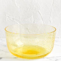 Lemon: A glass bowl in yellow.