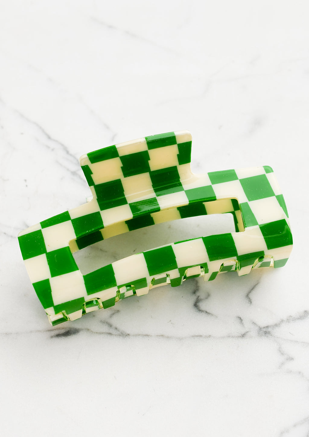 Kelly Green: A checker print hair claw in green and ivory.