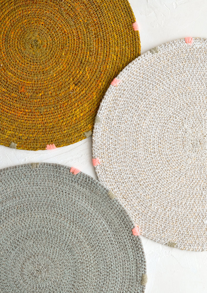 Dashed Seagrass Round Placemat