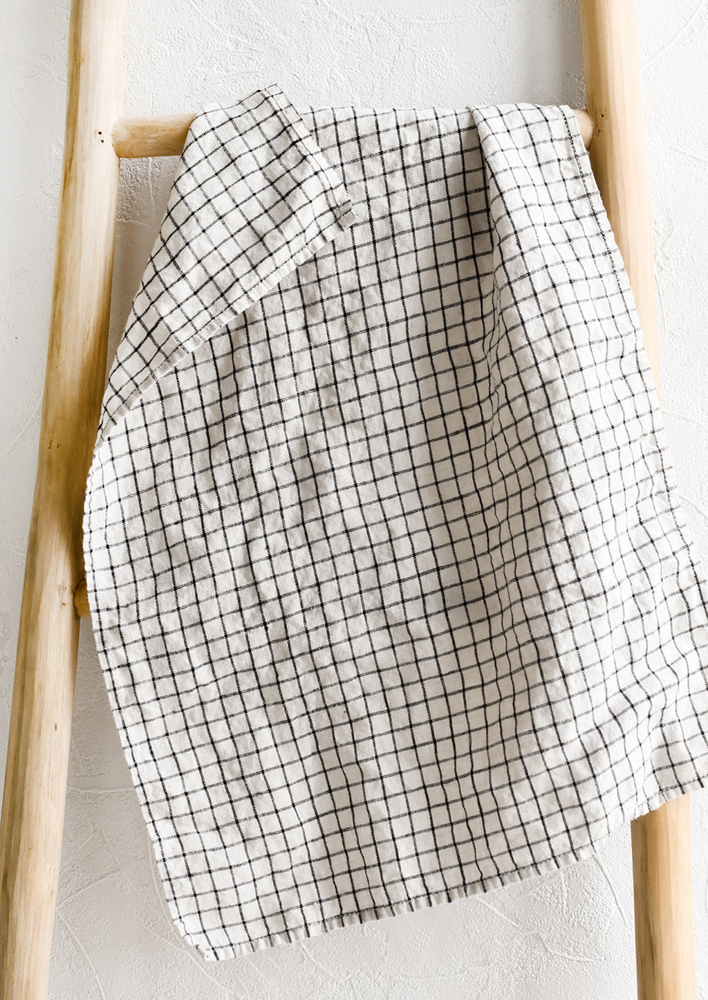 Ivory / Black Windowpane: A linen tea towel in black and white windowpane.