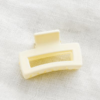 Ivory: Small hair claw in ivory.