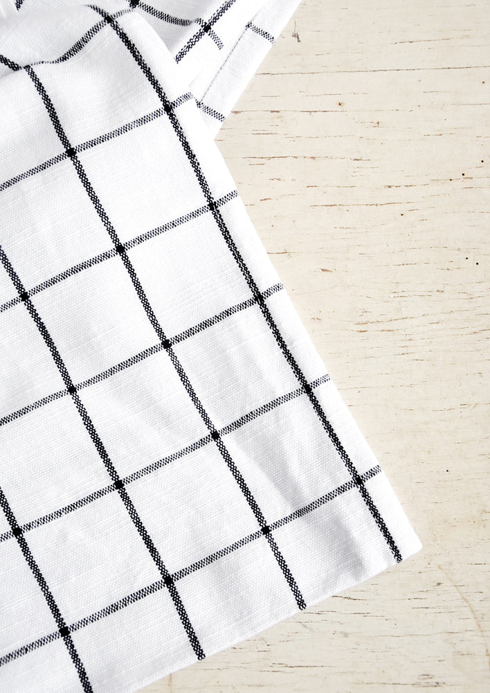 Grid Check Tablecloth hover