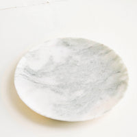 2: Round plate made from green and white marbled onyx