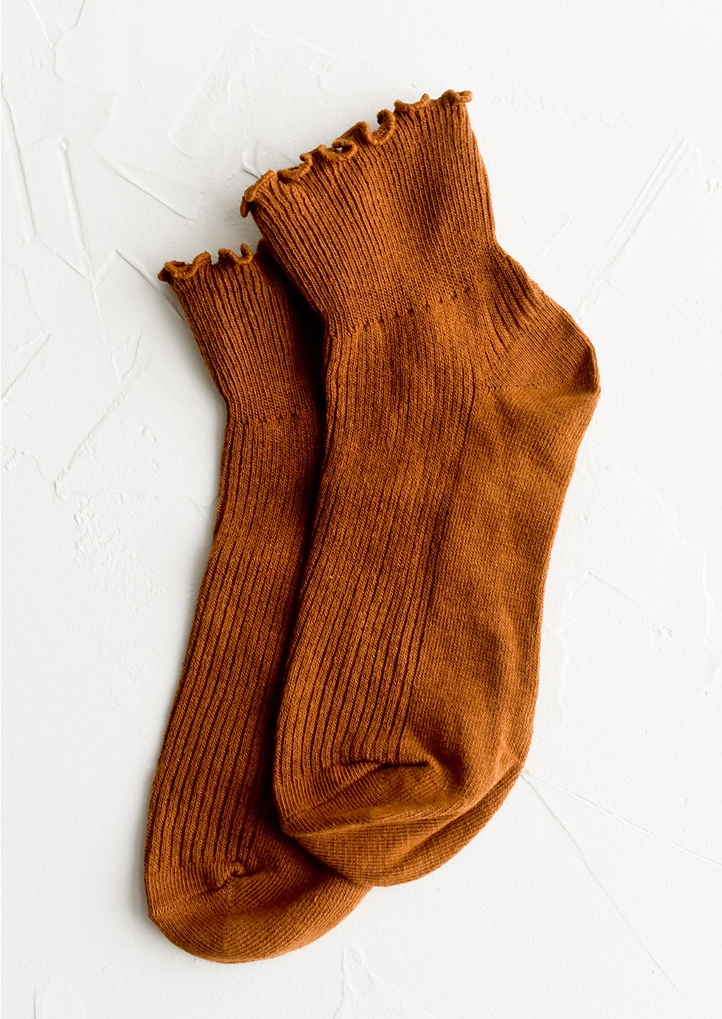 Caramel: A pair of cotton ankle socks in caramel.