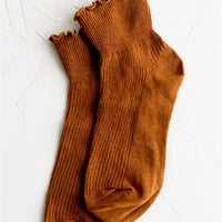Caramel: A pair of cotton ankle socks in caramel.