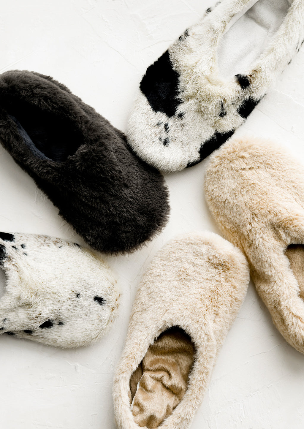 Women's 5-6 / Charcoal: Faux fur slippers in assorted colors.