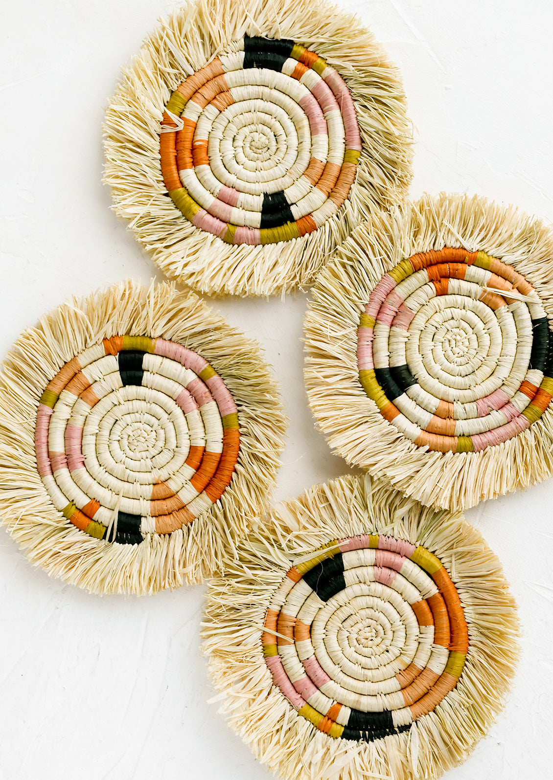 Seratonia Raffia Coaster Set – LEIF