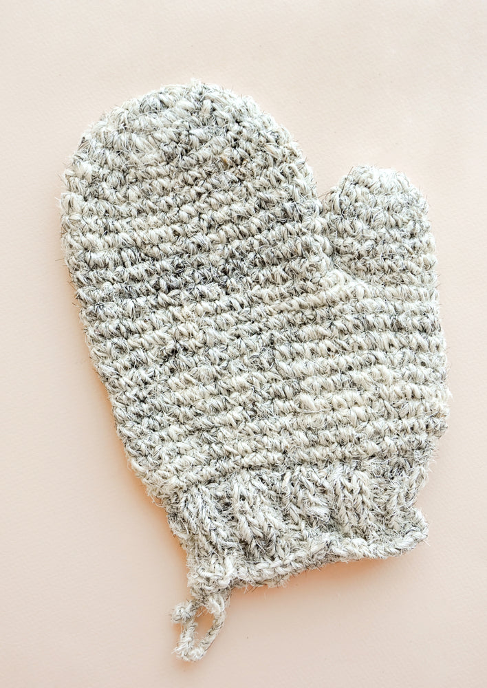 Woven sisal and horsehair glove-shaped wash mitt