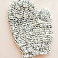 Sisal / Horsehair: Woven sisal and horsehair glove-shaped wash mitt