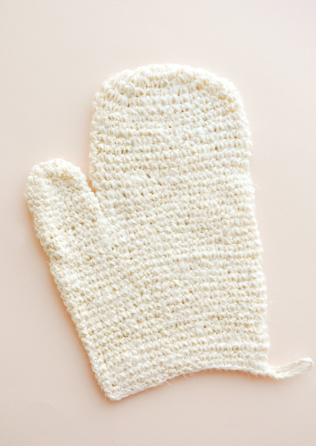 Sisal: Woven sisal glove-shaped wash mitt