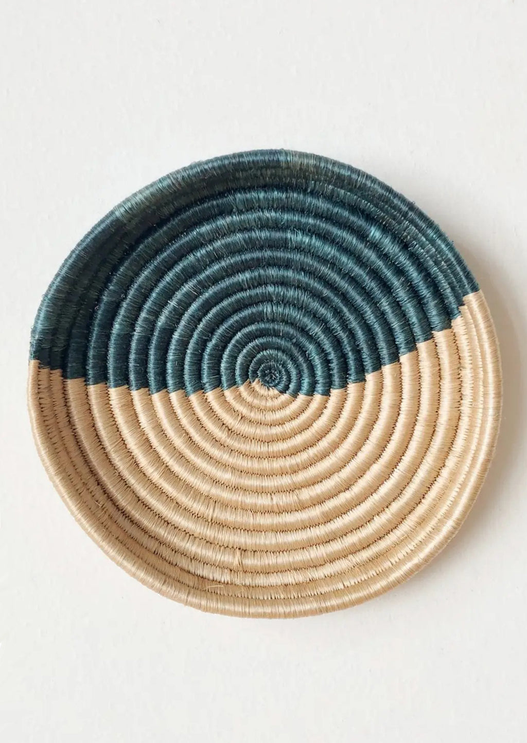 Lagoon / Beige: A round, shallow sweetgrass tray in beige and teal.